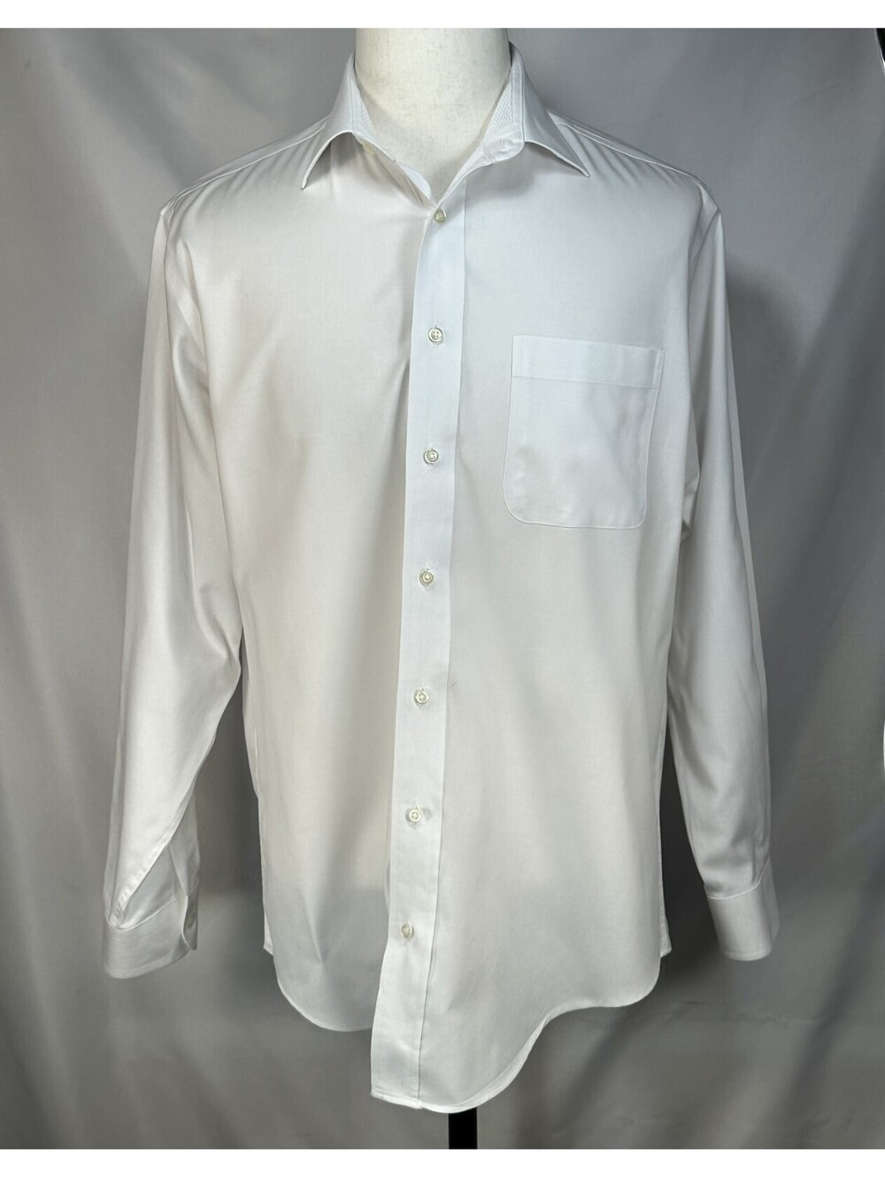 Jos A Bank Traveler Tailored Fit Tech Button Up White Mens M